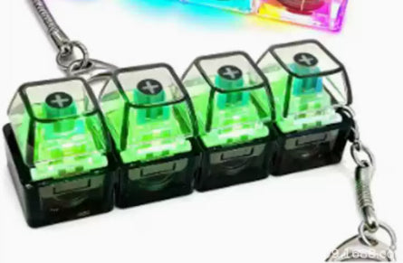 4-Key Clicker Keychain with Light (photo 15)