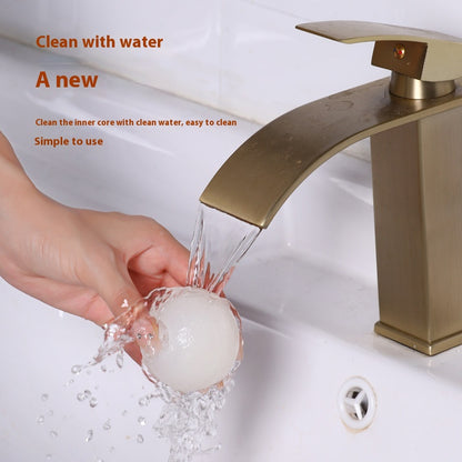 Reusable Gel Lint and Pet Hair Remover Ball (photo 6)