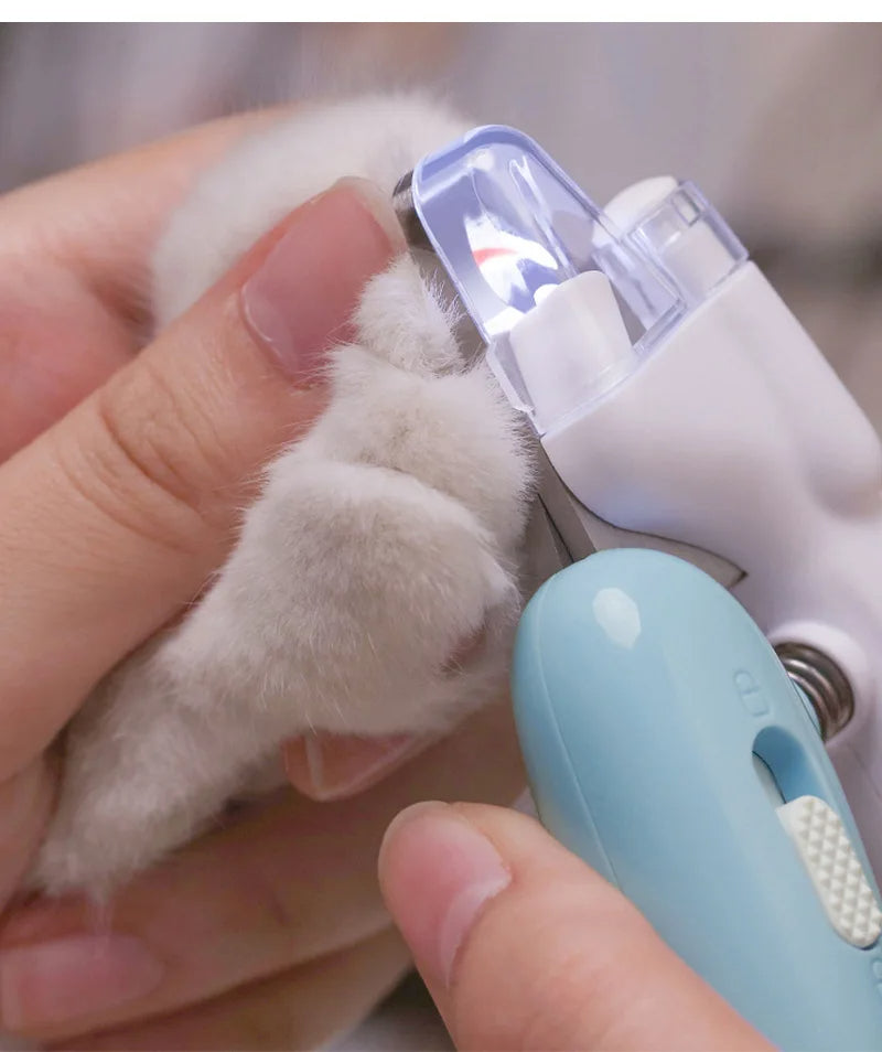 Pet Nail Clippers with LED Light (photo 2)