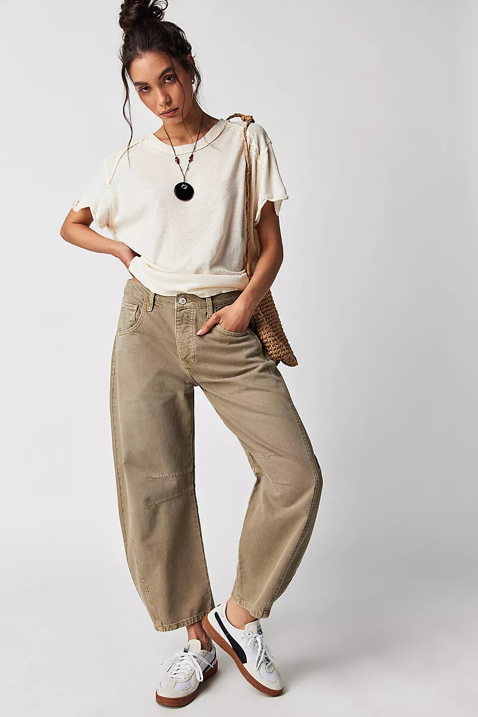Women's Mid-Rise Wide-Leg Barrel Jeans (photo 7)