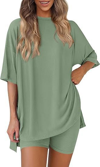 Women's Batwing T-Shirt and Shorts Set (photo 30)