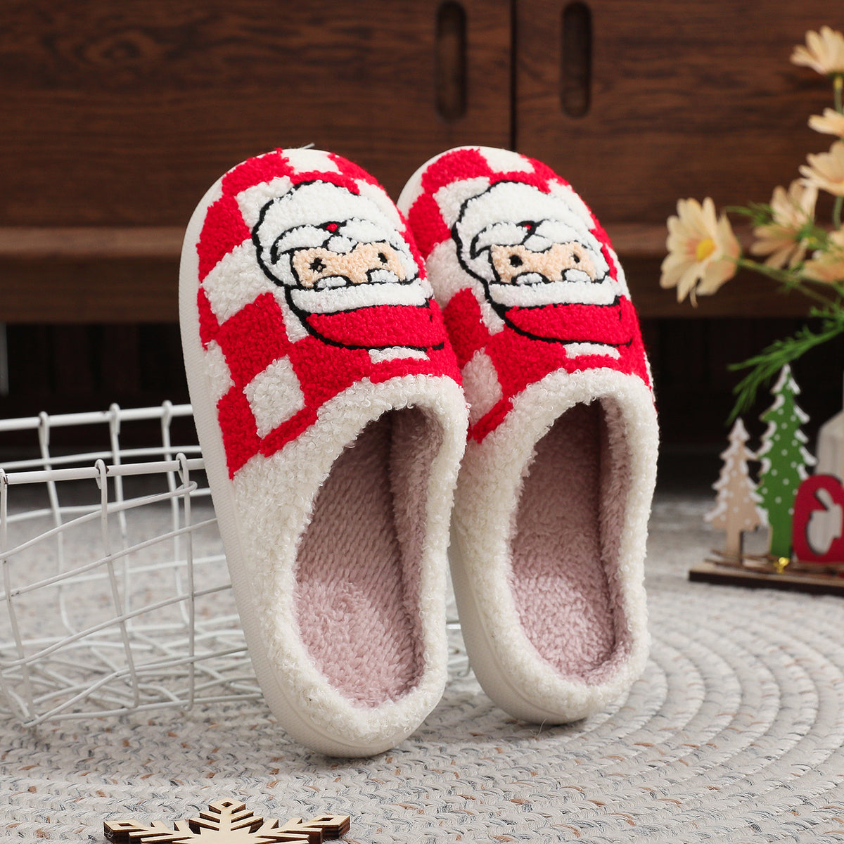 Christmas Plaid Santa Plush Slippers (photo 2)