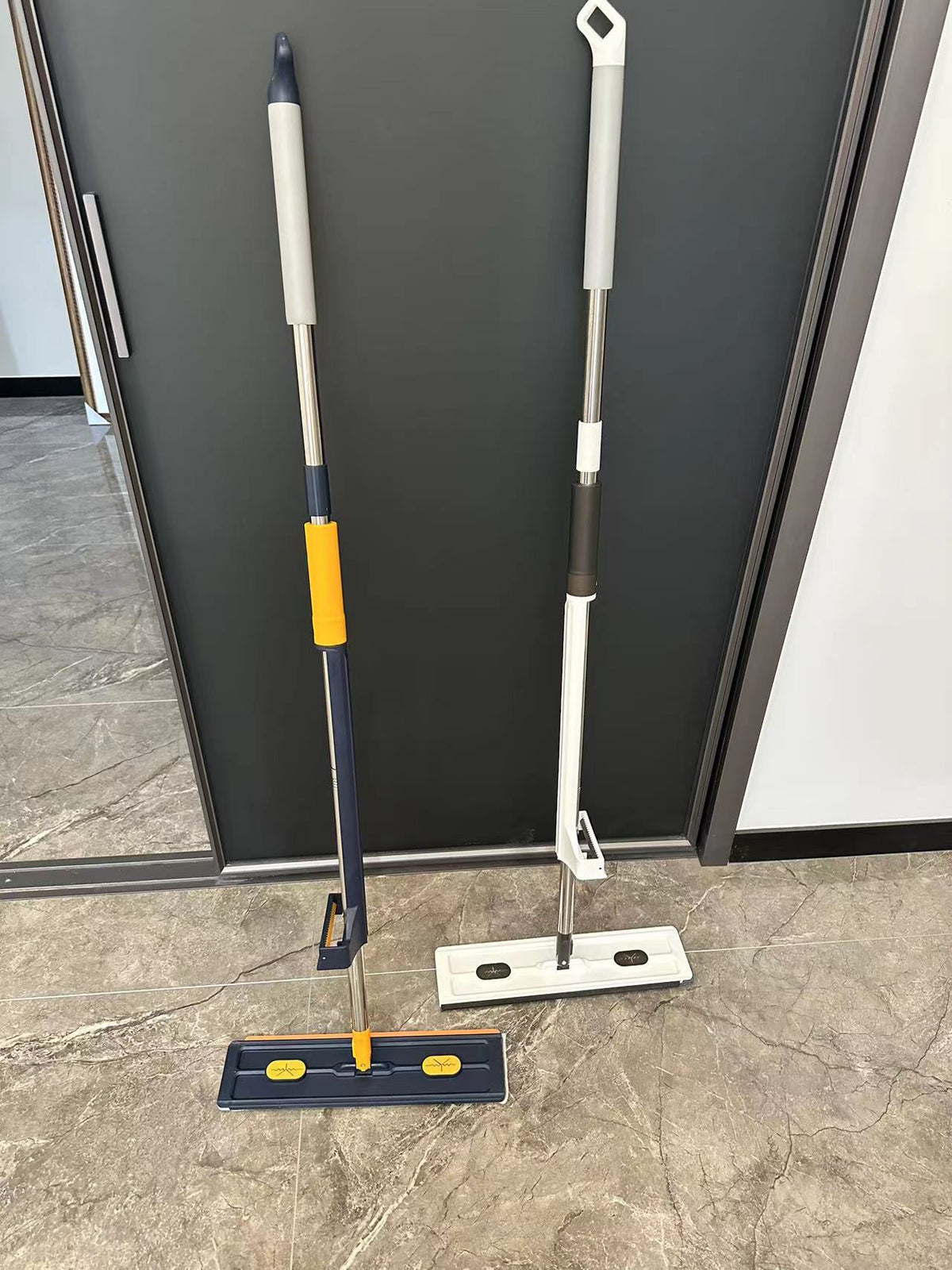 Large 360° Rotating Flat Mop with Stainless Steel Handle (photo 26)