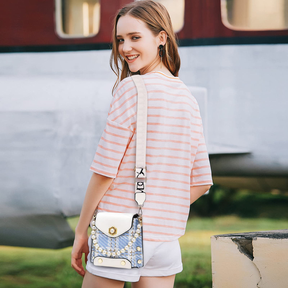 Mini Crossbody Phone Bag with Pearl Chain (photo 3)