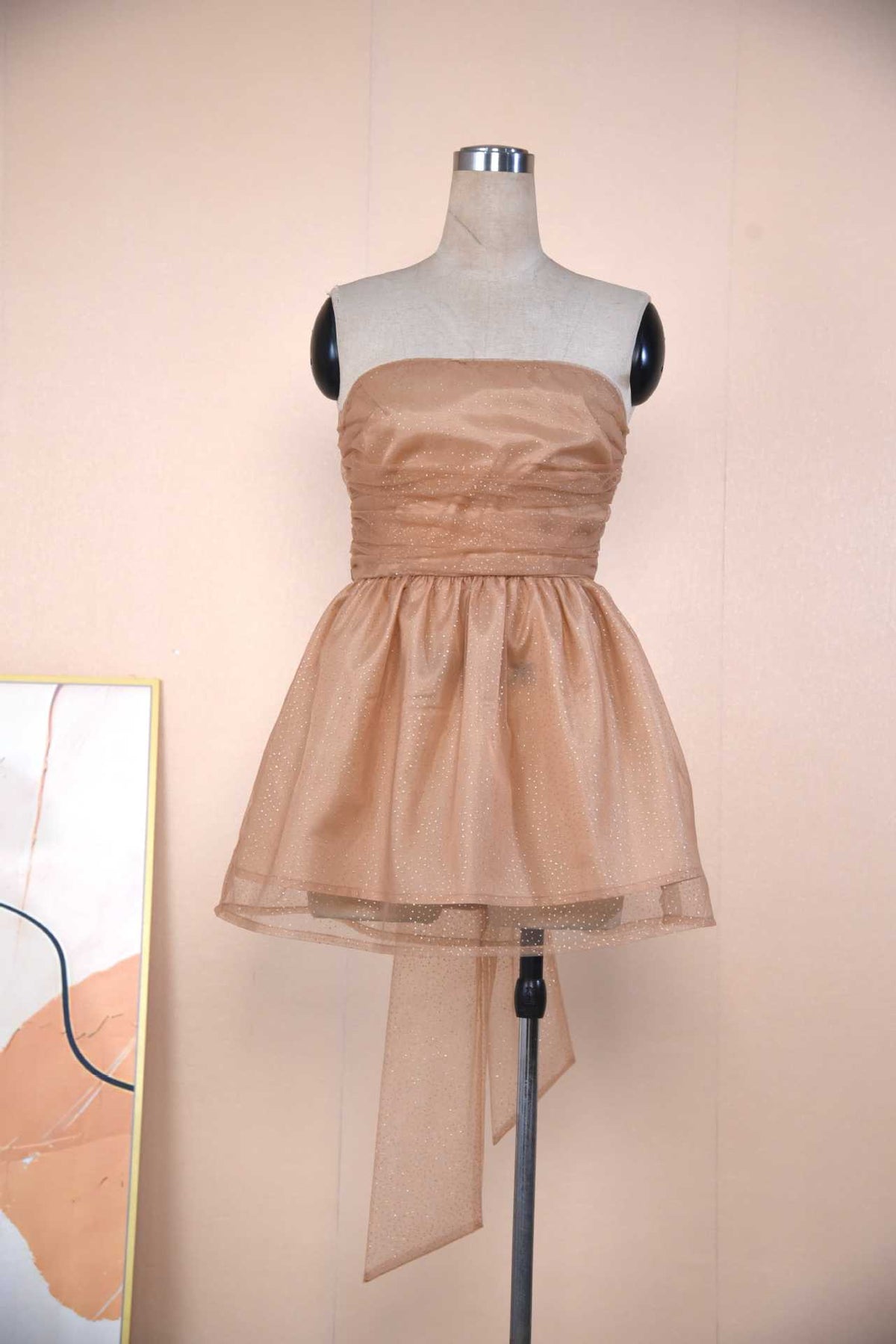 Women's Lace Strapless Mini Dress with Back Bow (photo 13)