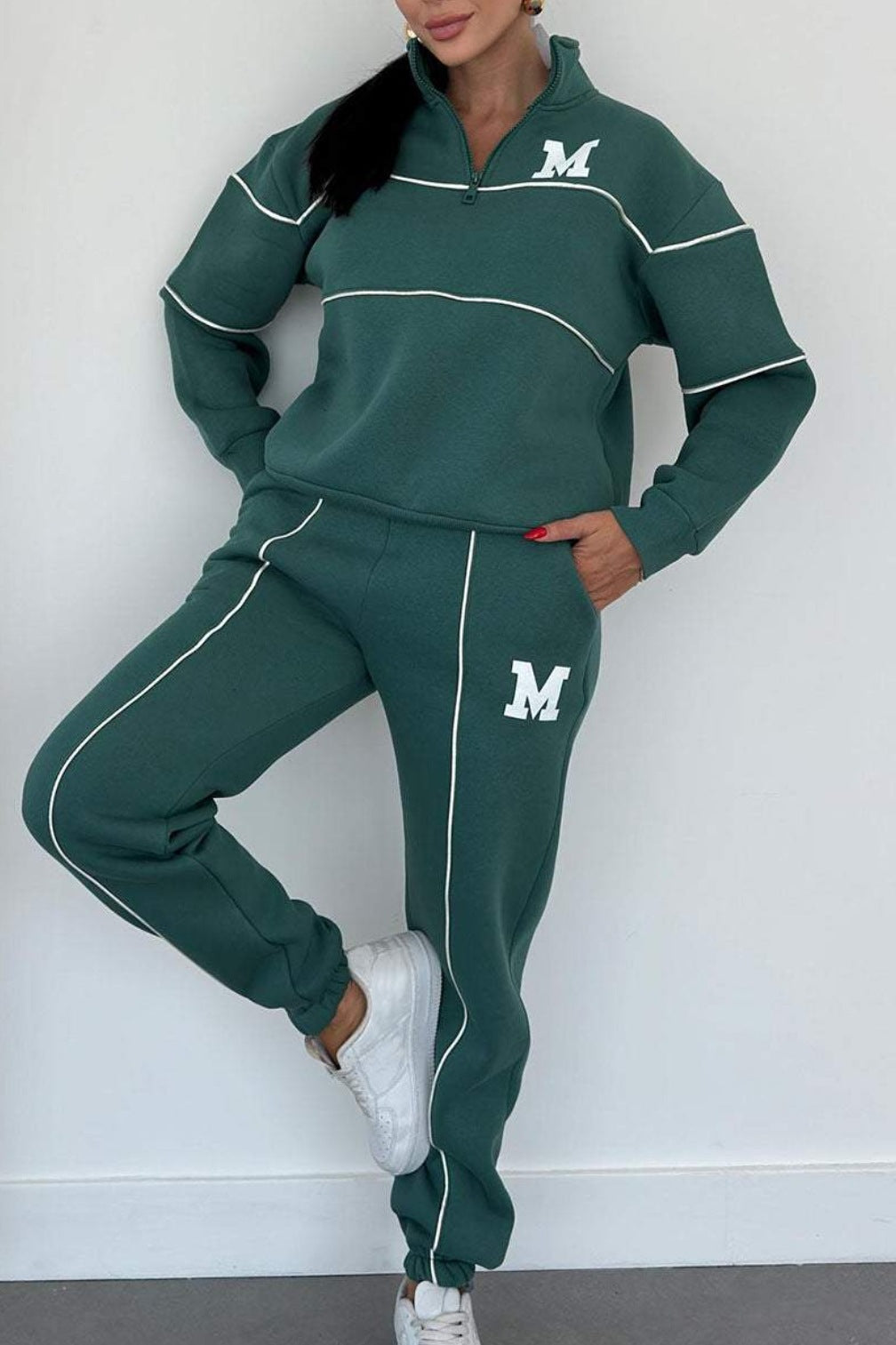 Women's Pullover Sweatshirt and Baggy Sweatpants Set (photo 13)
