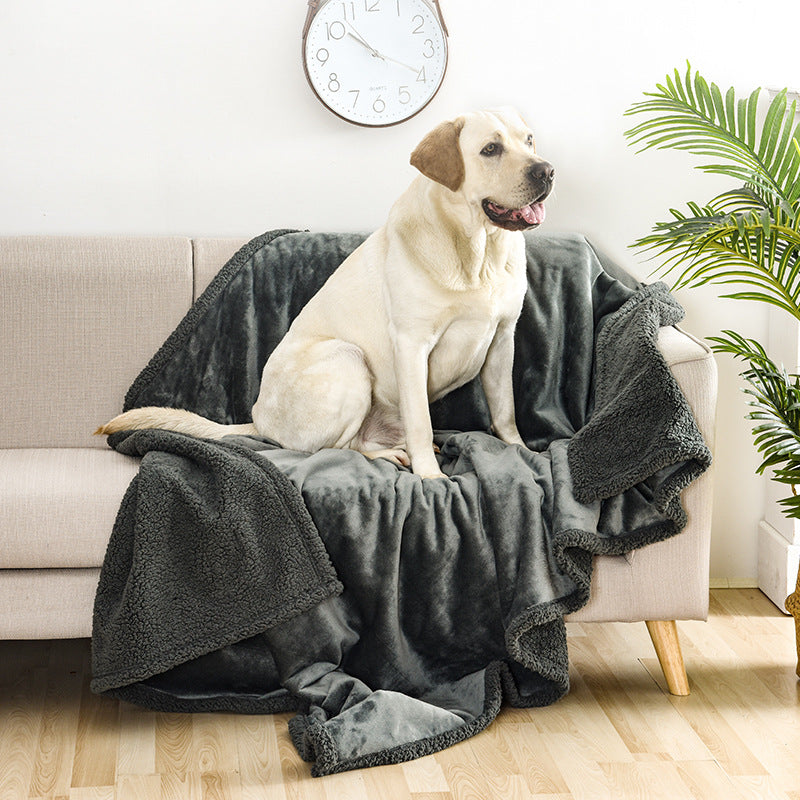 Thick Sherpa Flannel Pet Blanket (photo 2)