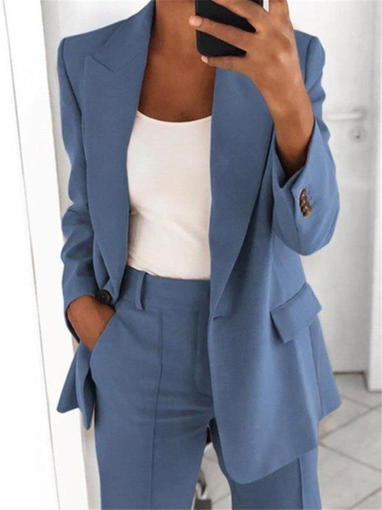 Women's Two-Piece Suit: One-Button Blazer and Slim Trousers (photo 8)