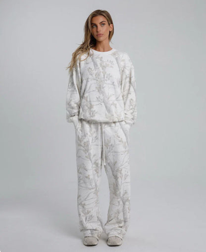 Women's Camo Leaf Print Hoodie and Pants Set (photo 7)