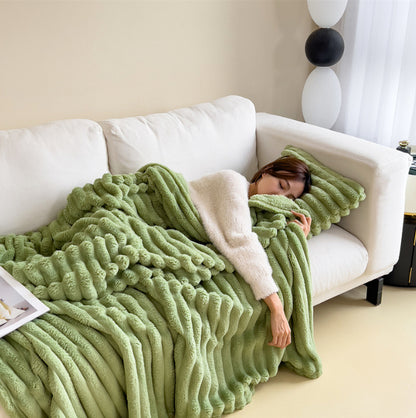 Double-Sided Bubble Velvet Faux Fur Blanket (photo 9)