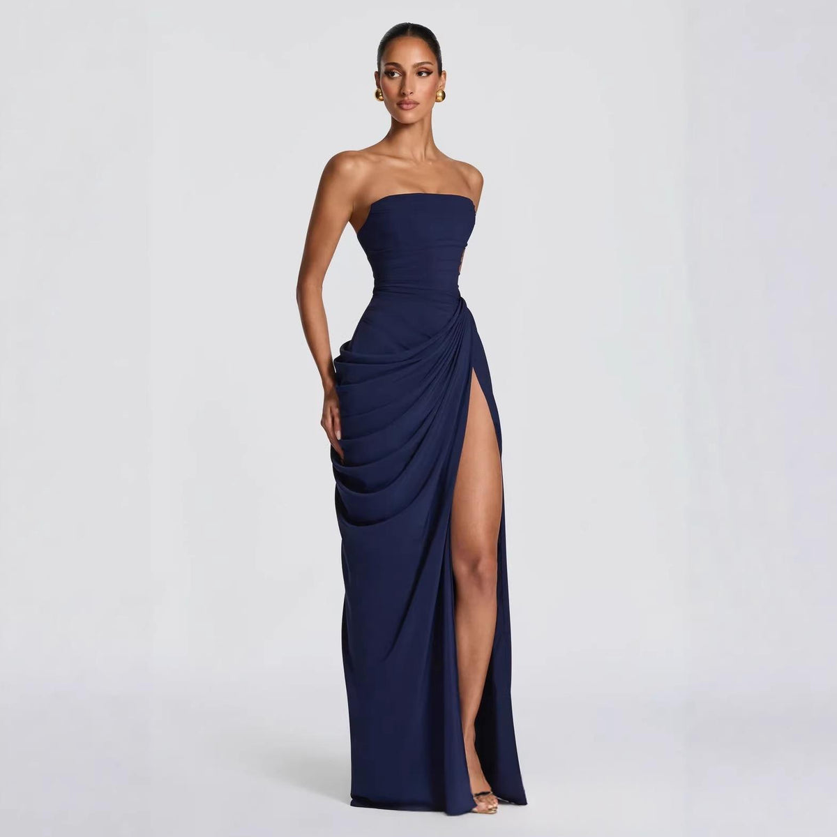 Women's Strapless Pleated Maxi Dress with Slit (photo 4)