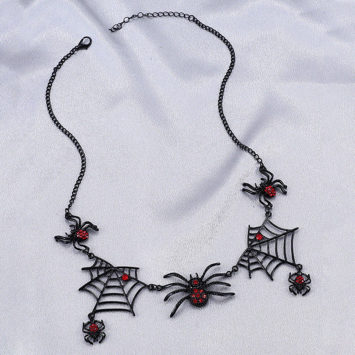 Halloween Spider and Web Necklace (photo 4)