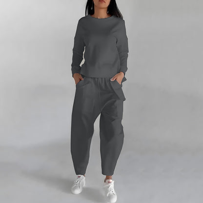 Women's Back-Slit Sweatshirt and Loose Pants Set (photo 2)