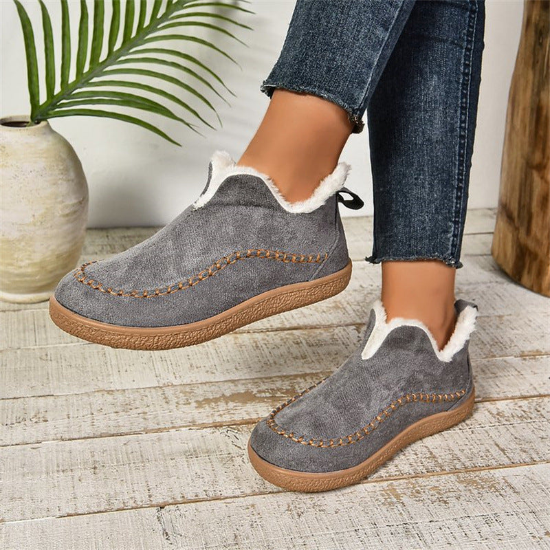 Women's V-Cut Plush-Lined Flat Ankle Boots (photo 4)