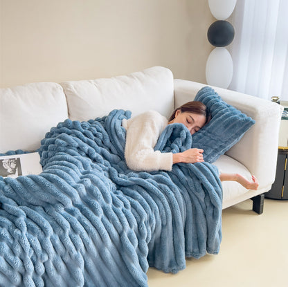 Double-Sided Bubble Velvet Faux Fur Blanket (photo 10)