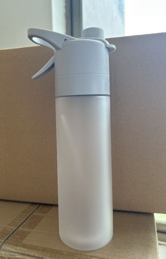 Spray Water Bottle with Carry Strap (photo 25)