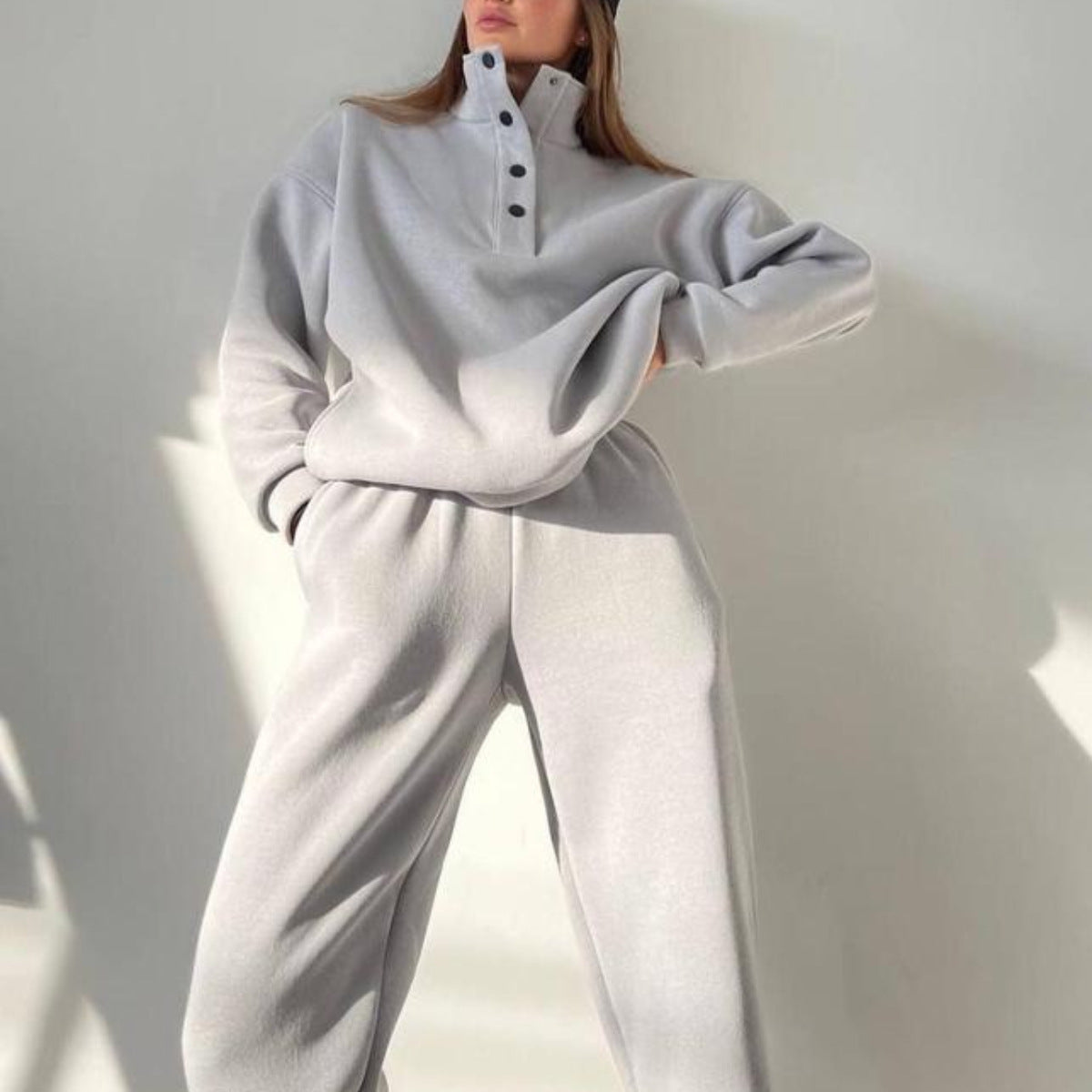Women's Oversized Hoodie and Pants Set (photo 4)