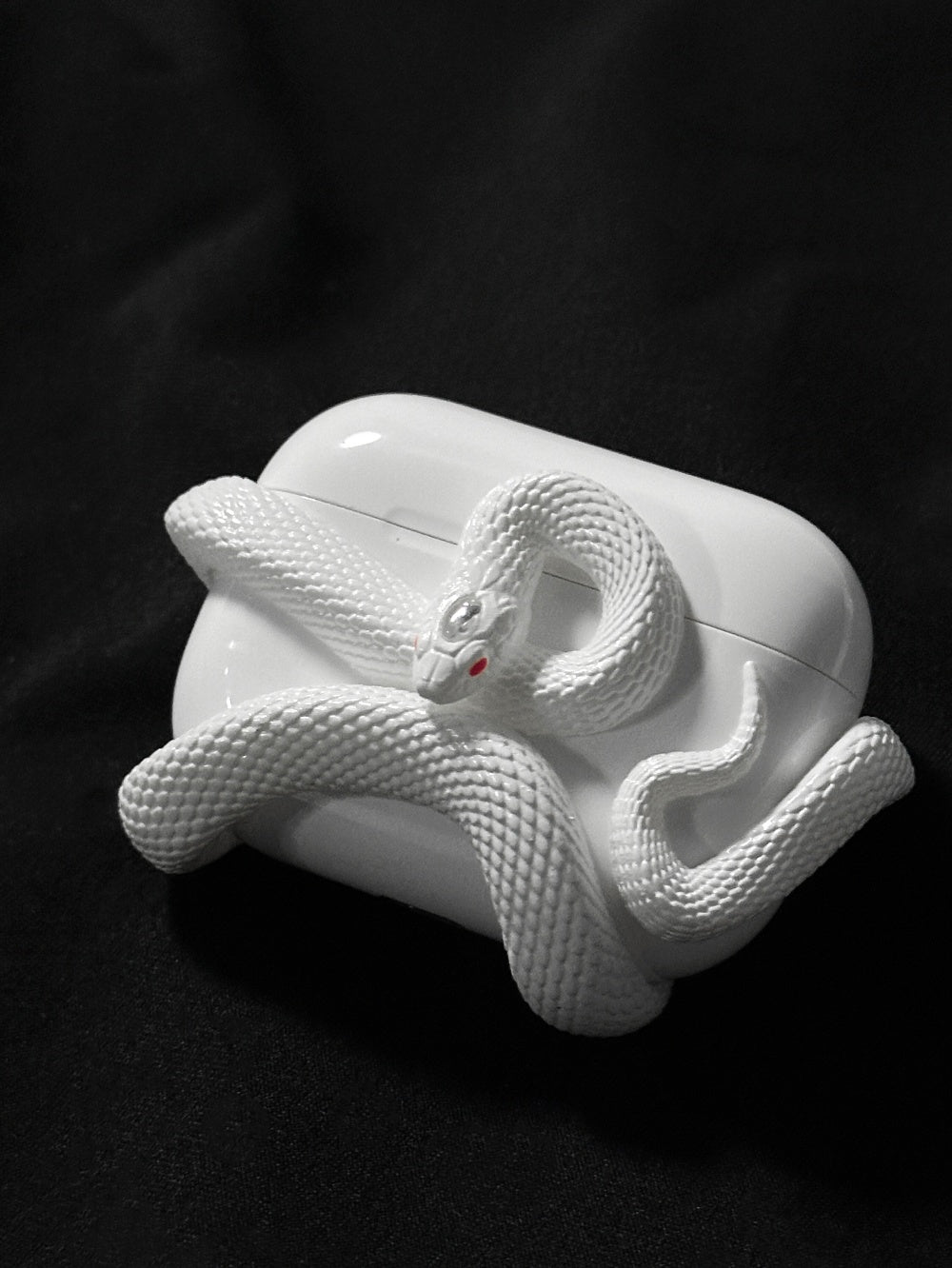 Snake-Shaped Earbud Case Compatible with AirPods (photo 3)