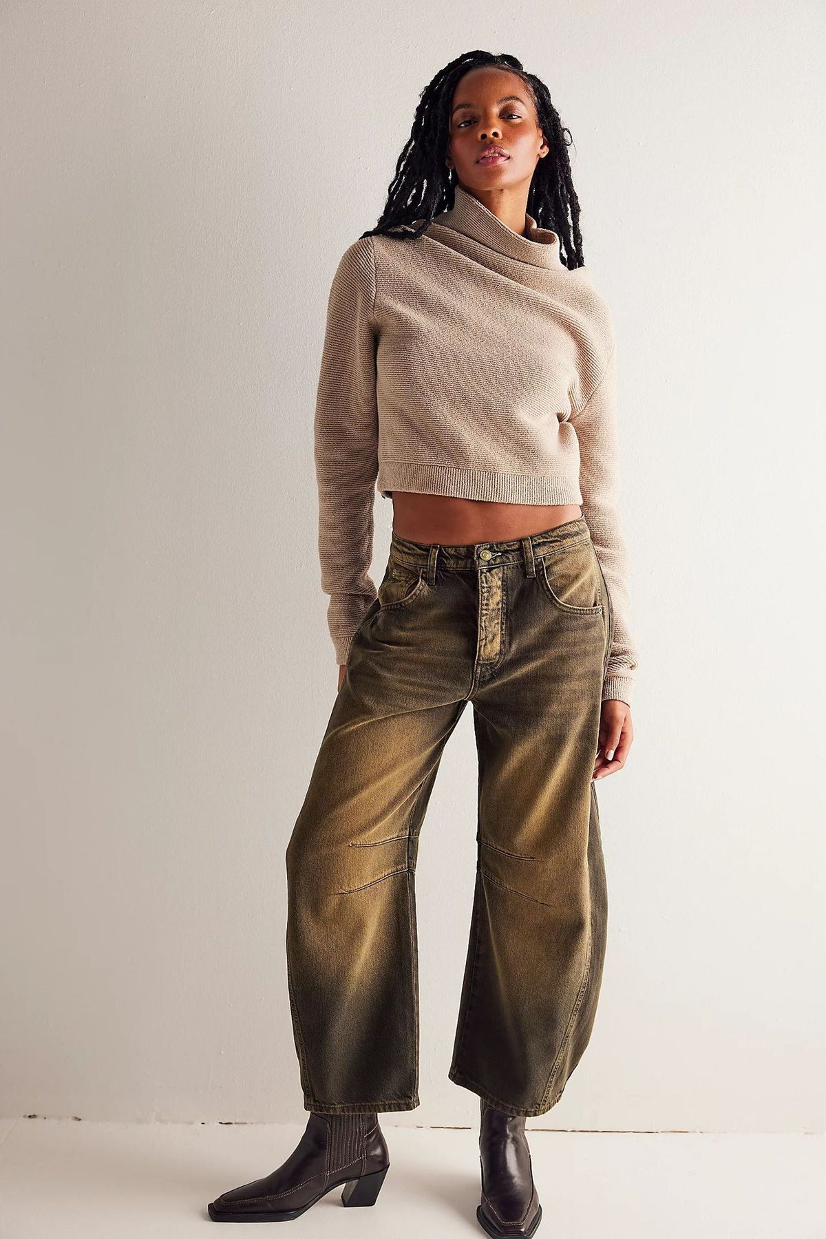 Women's Mid-Rise Wide-Leg Barrel Jeans (photo 39)
