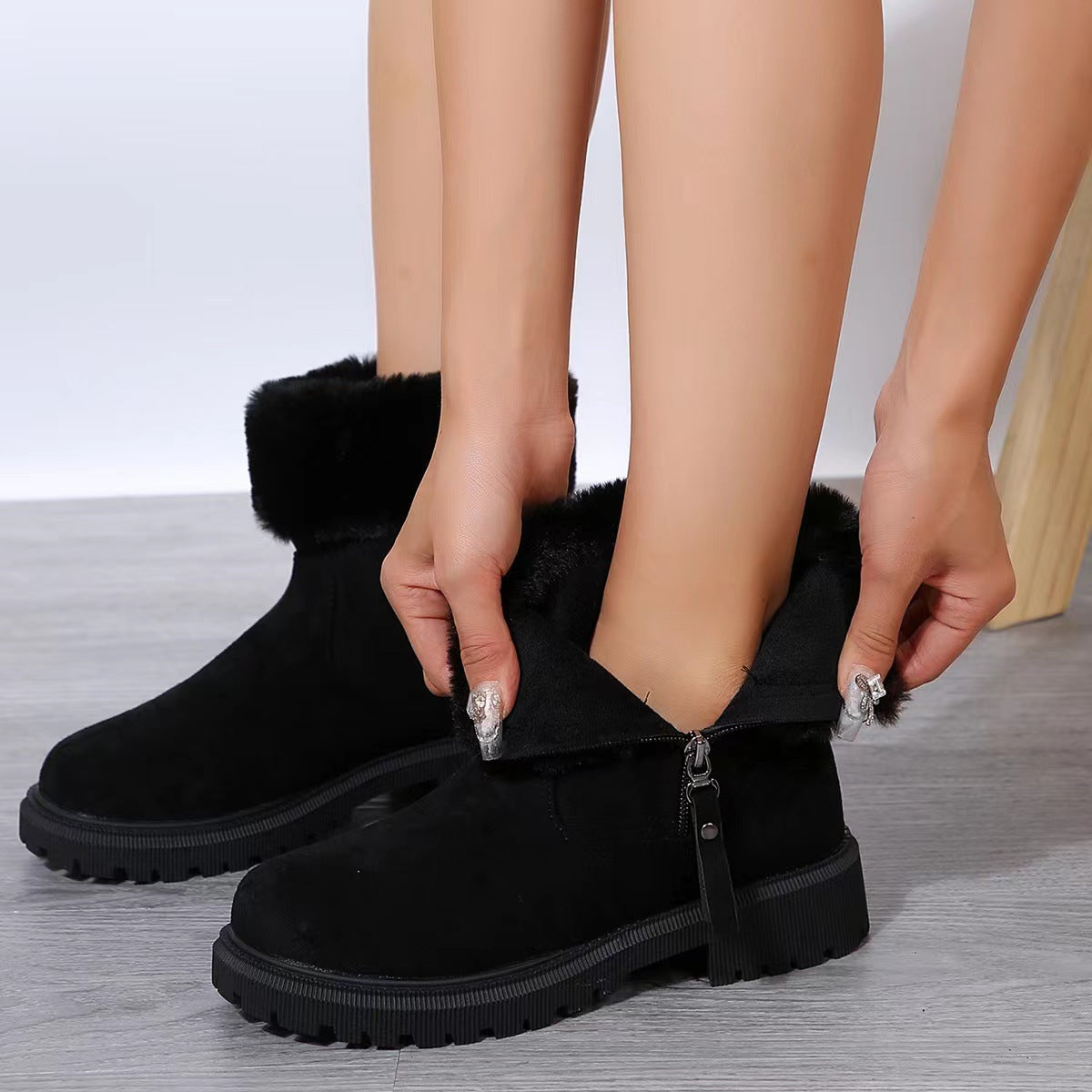 Women's Plush-Lined Side-Zip Snow Boots (photo 2)