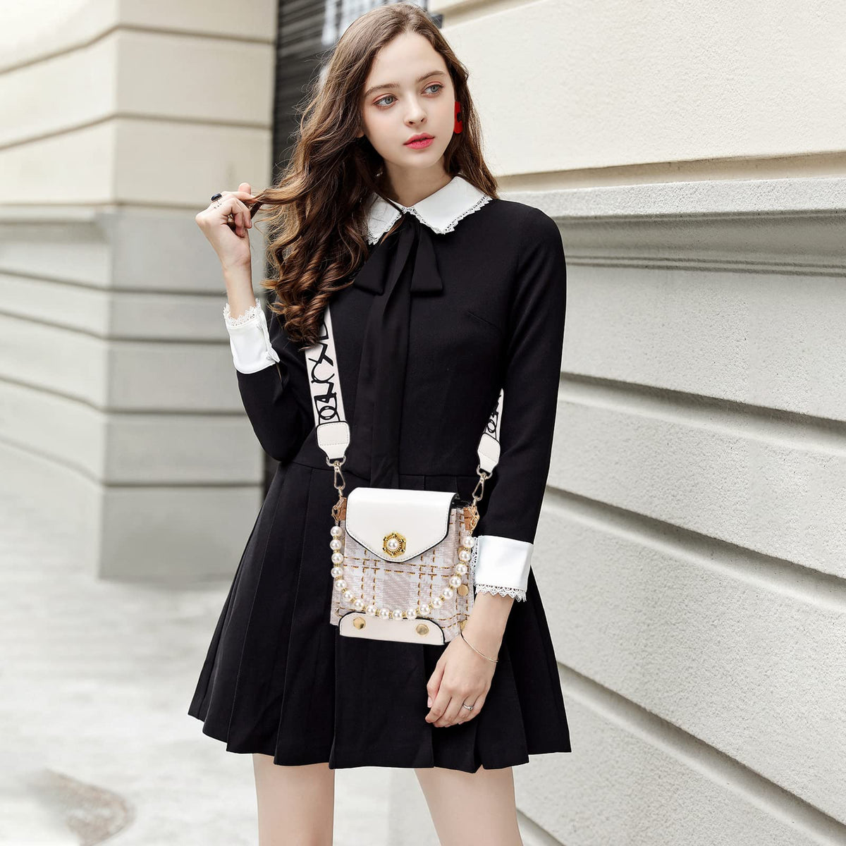 Mini Crossbody Phone Bag with Pearl Chain (photo 4)