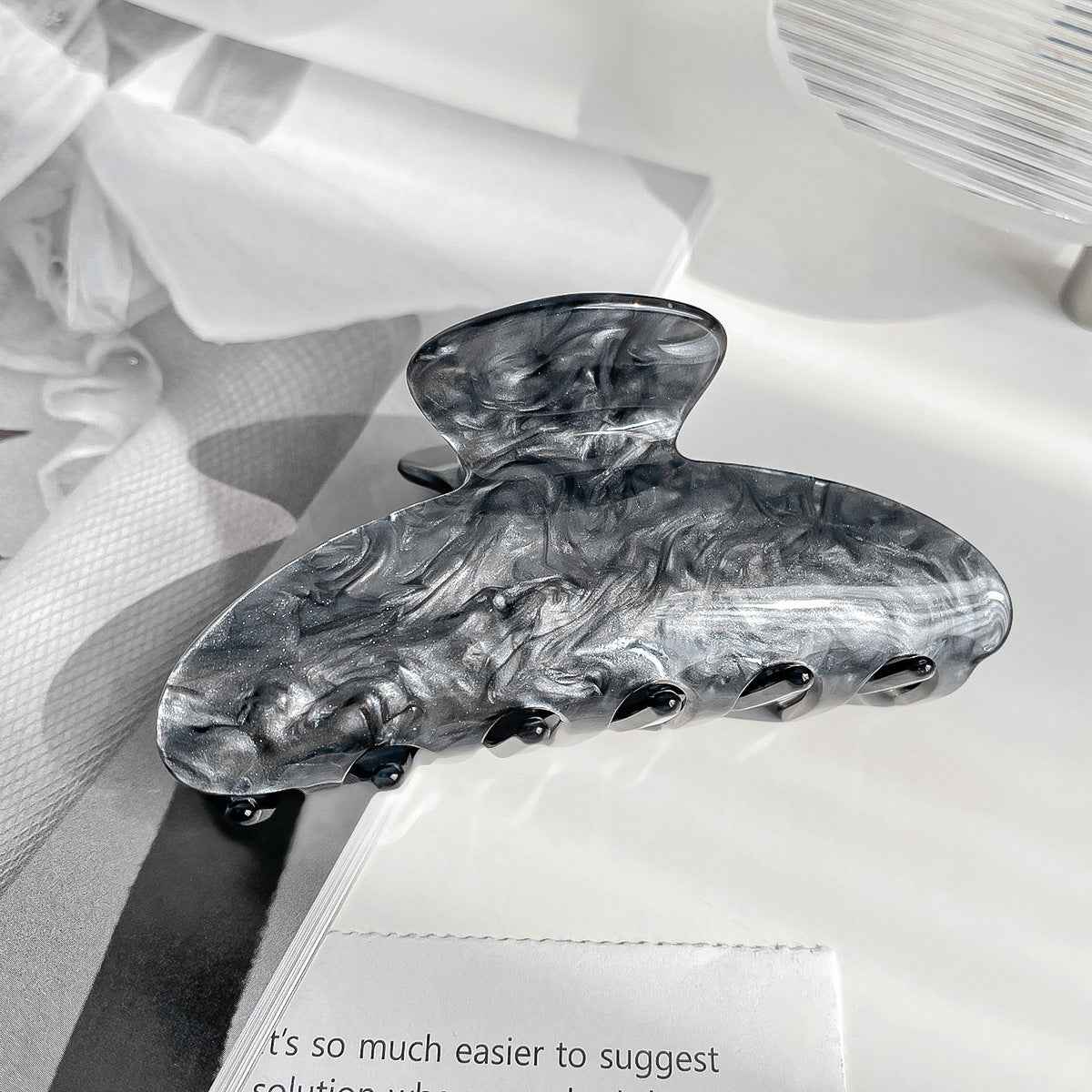 Acrylic Claw Hair Clip - Smoky Gray (photo 5)