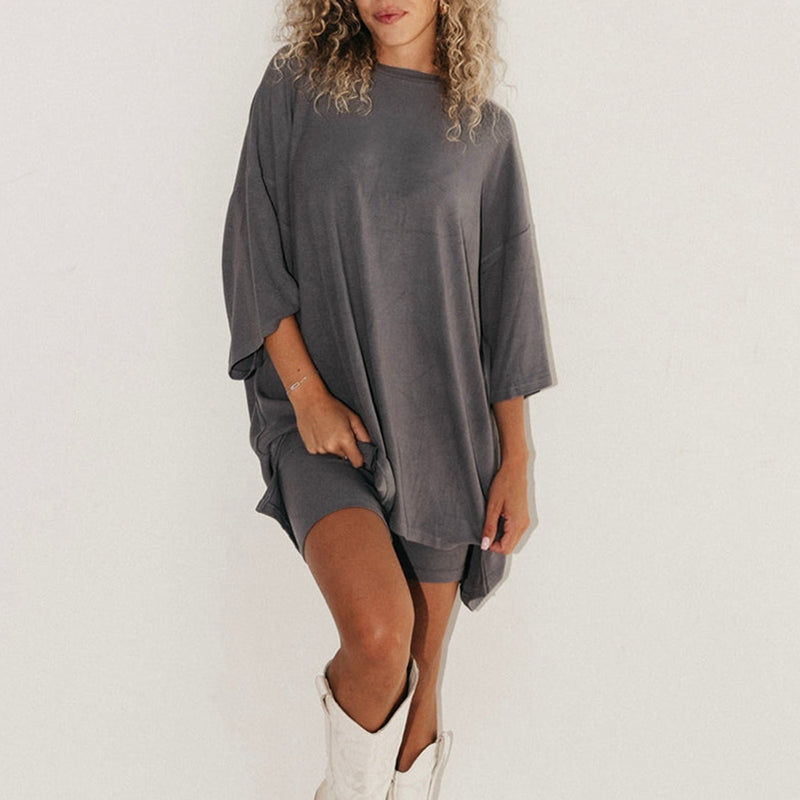 Women's Batwing T-Shirt and Shorts Set (photo 3)