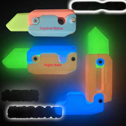 3D-Printed Carrot-Shaped Fidget Toy with Retractable Plastic Blade (photo 15)