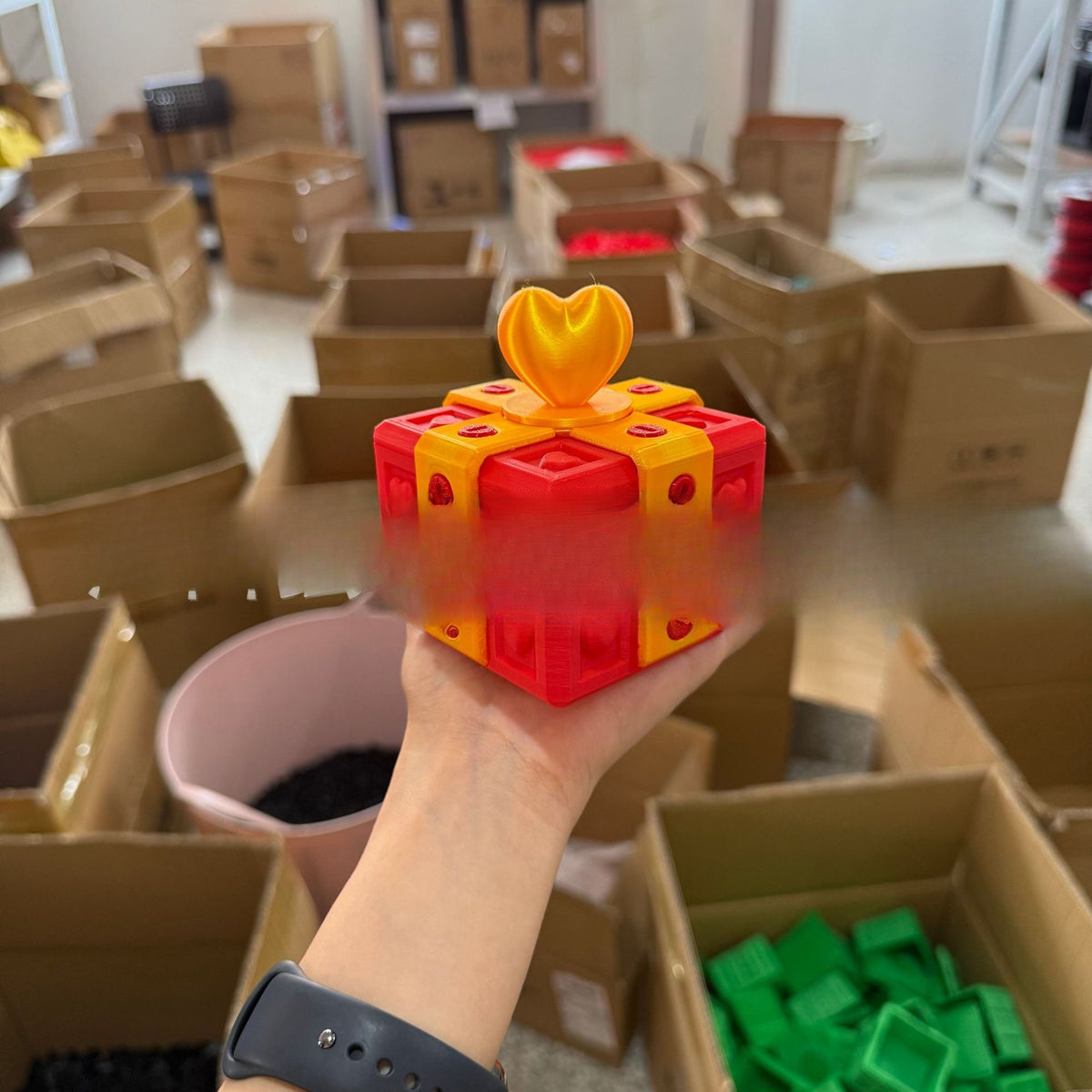 3D-Printed Prank Gift Box with Screws (photo 32)