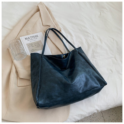 Large Soft PU Shoulder Bag (photo 9)