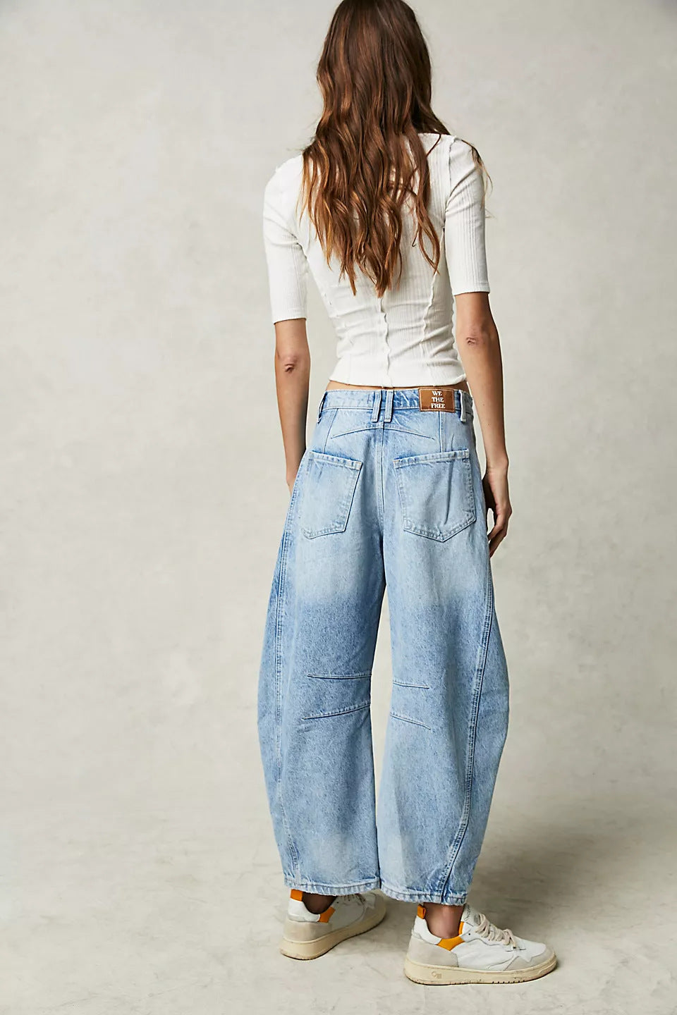 Women's Mid-Rise Wide-Leg Barrel Jeans (photo 38)