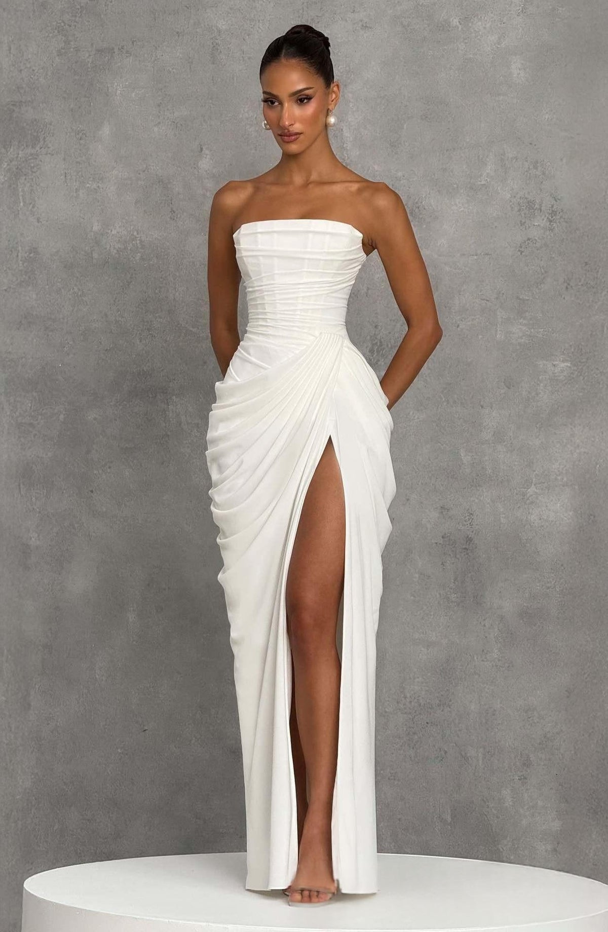 Women's Strapless Pleated Maxi Dress with Slit (photo 7)
