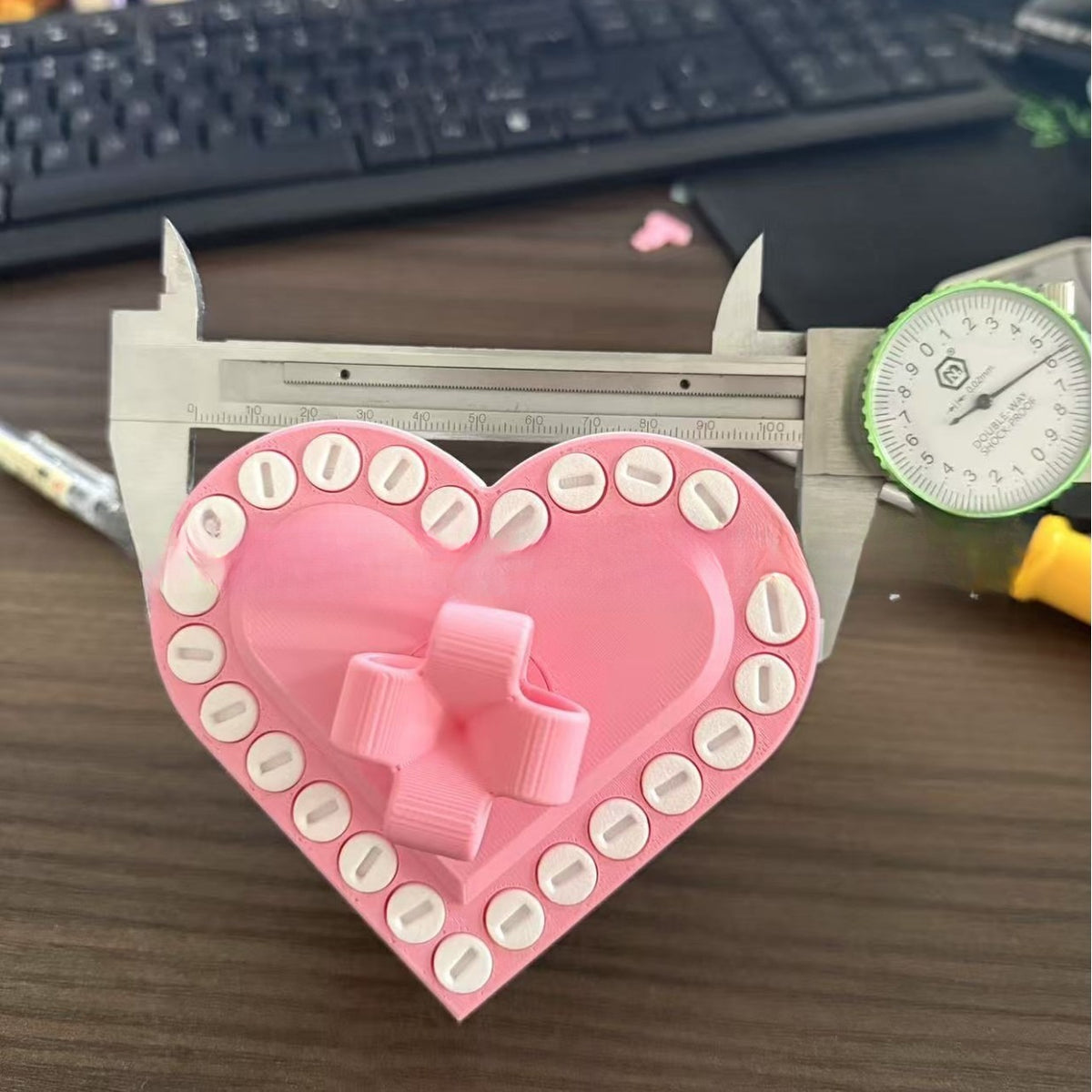 3D-Printed Prank Gift Box with Screws (photo 35)