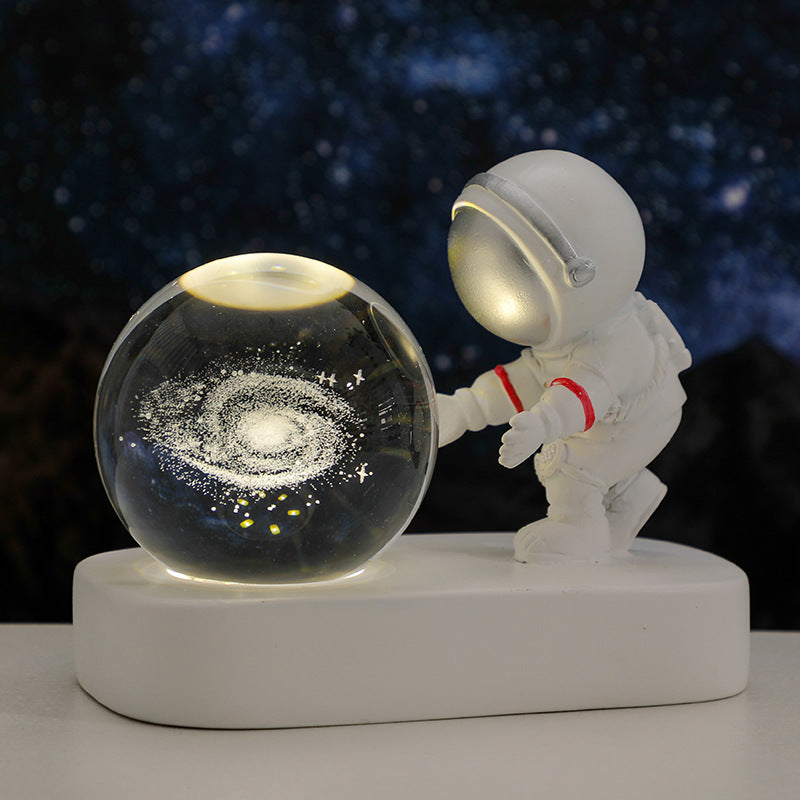 Astronaut Crystal Ball Night Light, 6 cm
