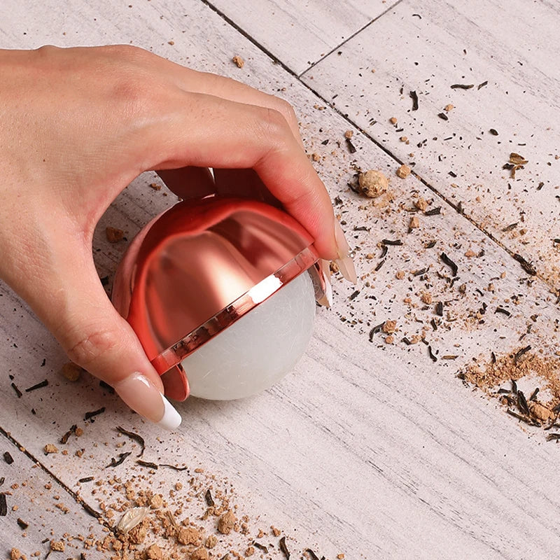 Reusable Gel Lint and Pet Hair Remover Ball (photo 5)