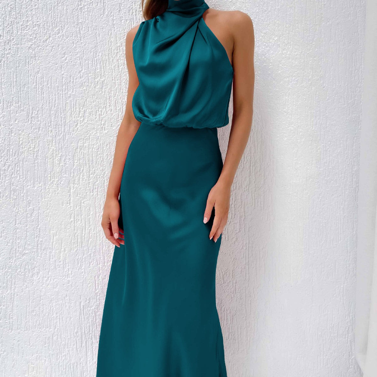Women's Sleeveless Fitted Evening Dress (photo 10)