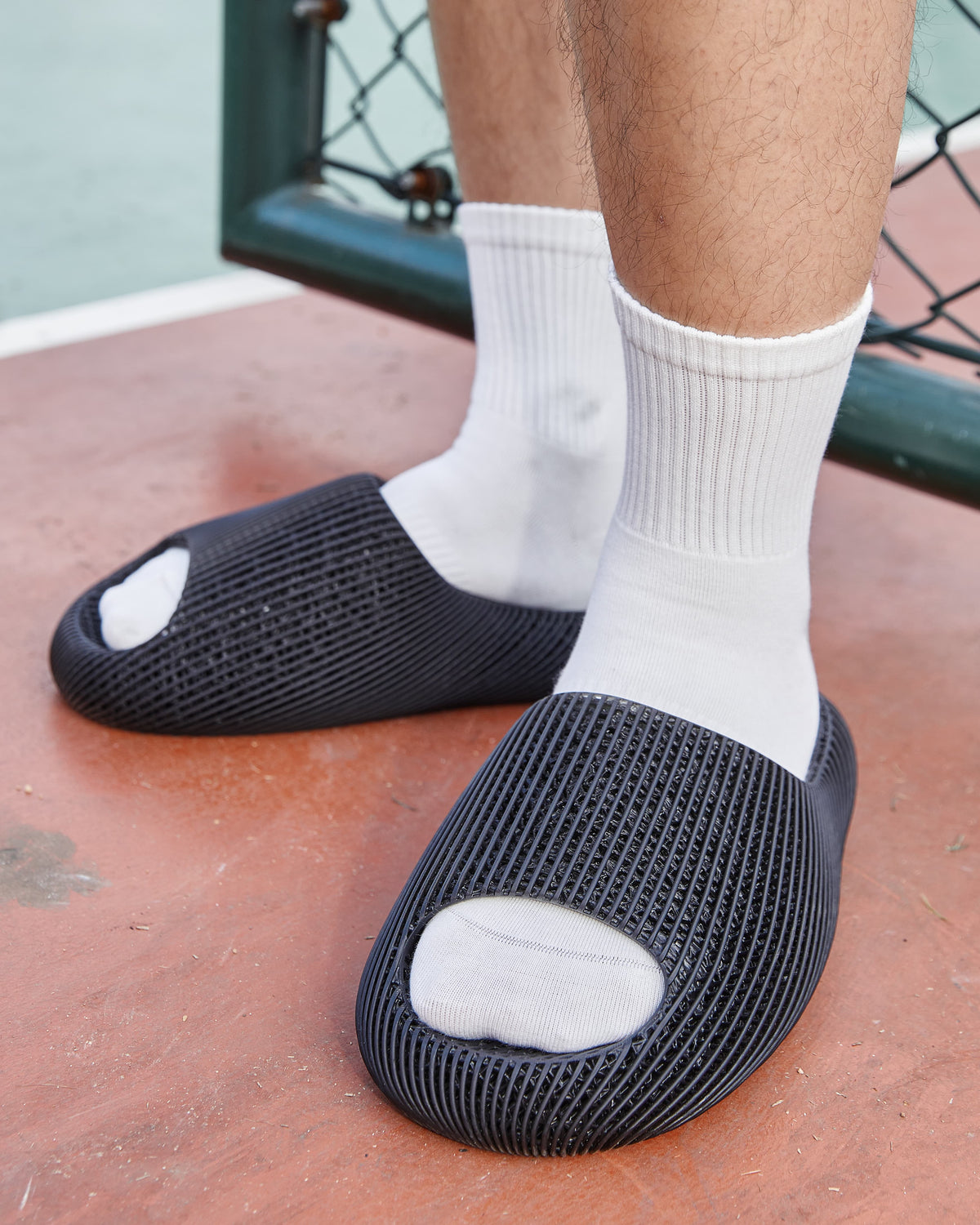 3D-Printed Hollow-Out Slippers (photo 18)