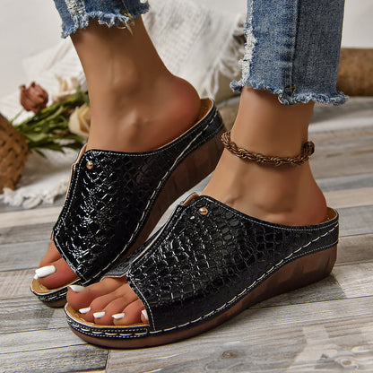 Women's Crocodile-Pattern Peep-Toe Wedge Sandals (photo 4)