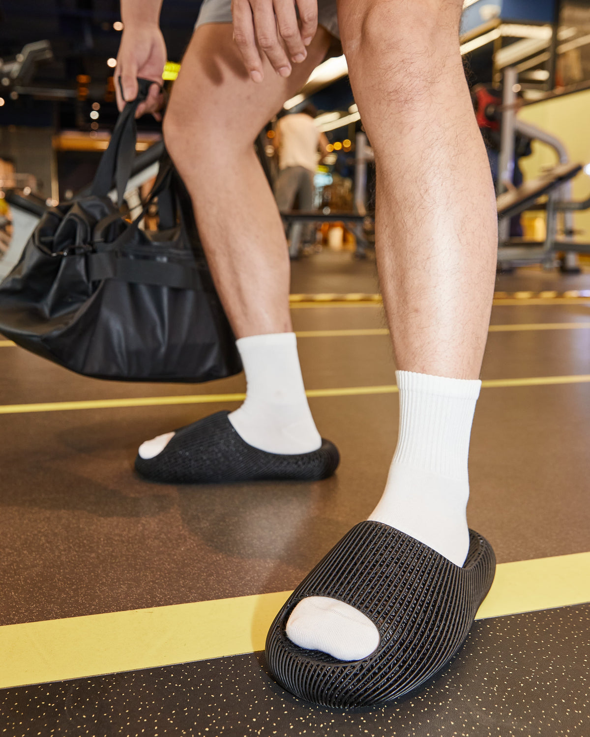 3D-Printed Hollow-Out Slippers (photo 14)