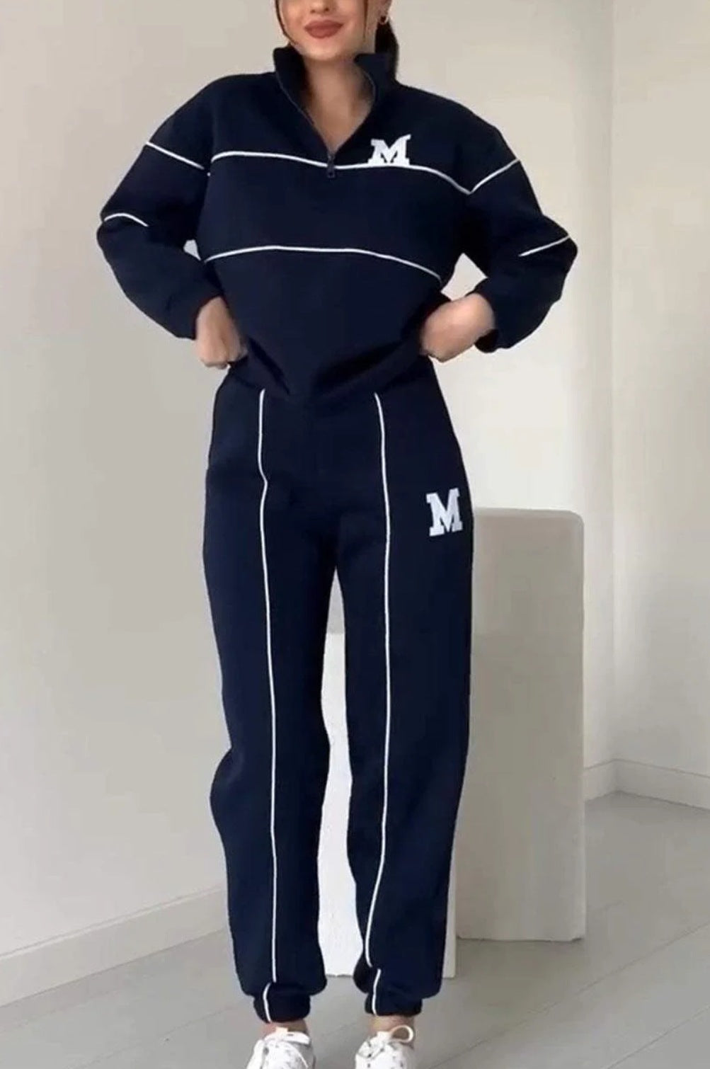 Women's Pullover Sweatshirt and Baggy Sweatpants Set (photo 12)