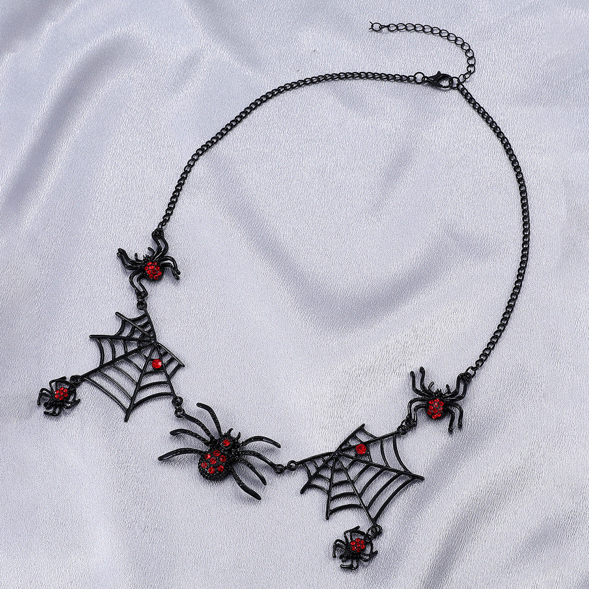 Halloween Spider and Web Necklace (photo 3)