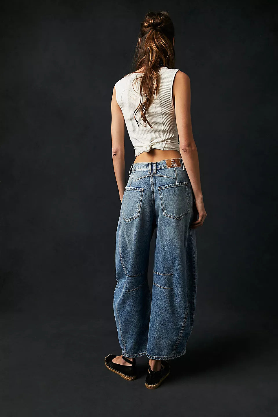 Women's Mid-Rise Wide-Leg Barrel Jeans (photo 24)