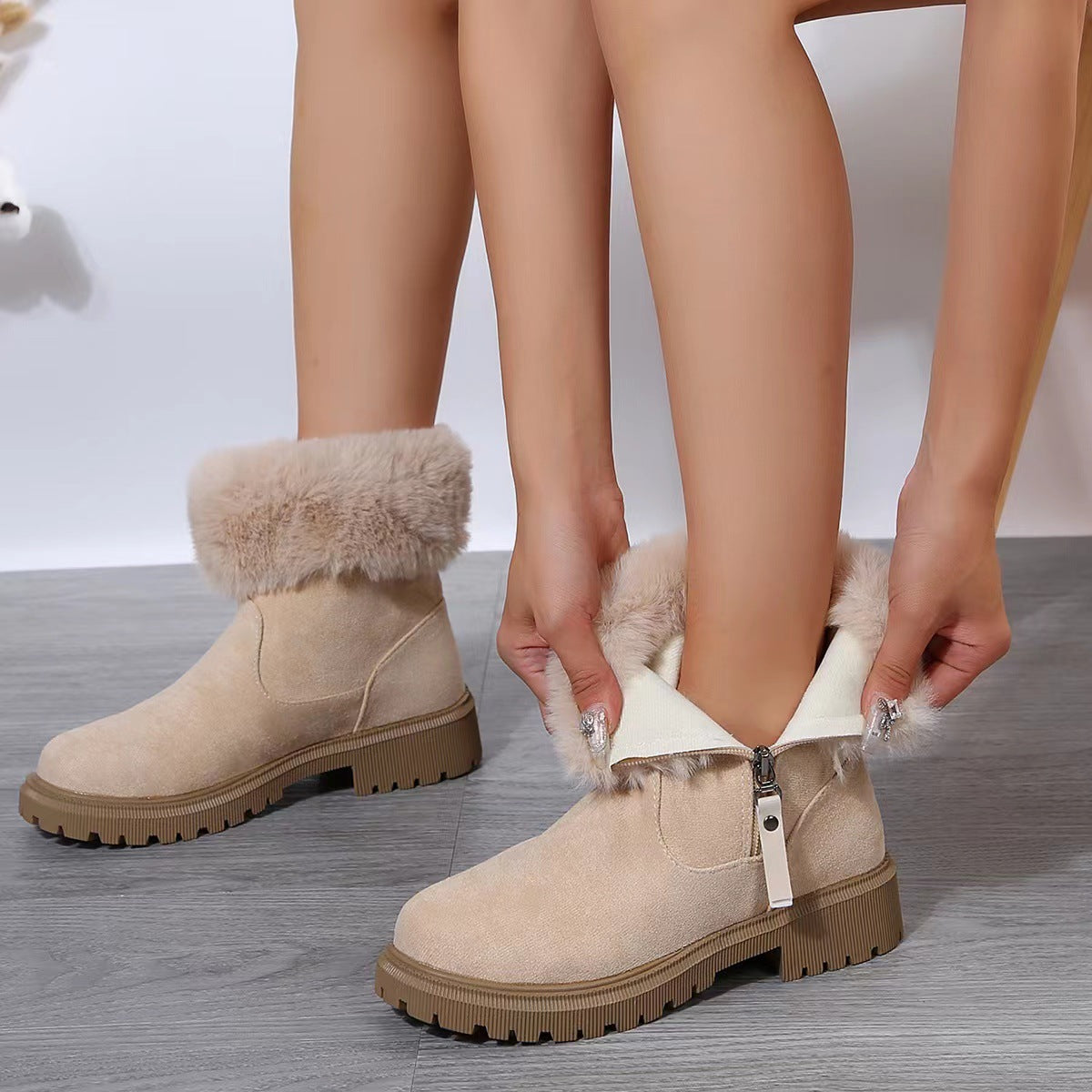 Women's Plush-Lined Side-Zip Snow Boots (photo 4)