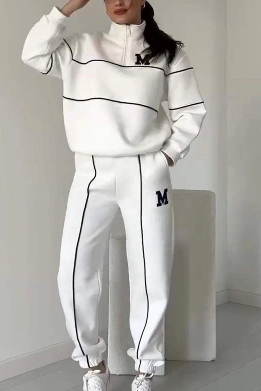 Women's Pullover Sweatshirt and Baggy Sweatpants Set (photo 11)