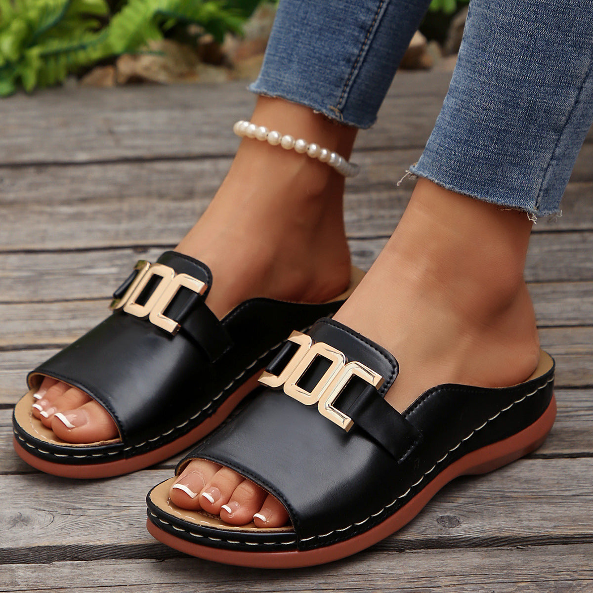 Women's Chain-Detail Platform Wedge Slides (photo 2)