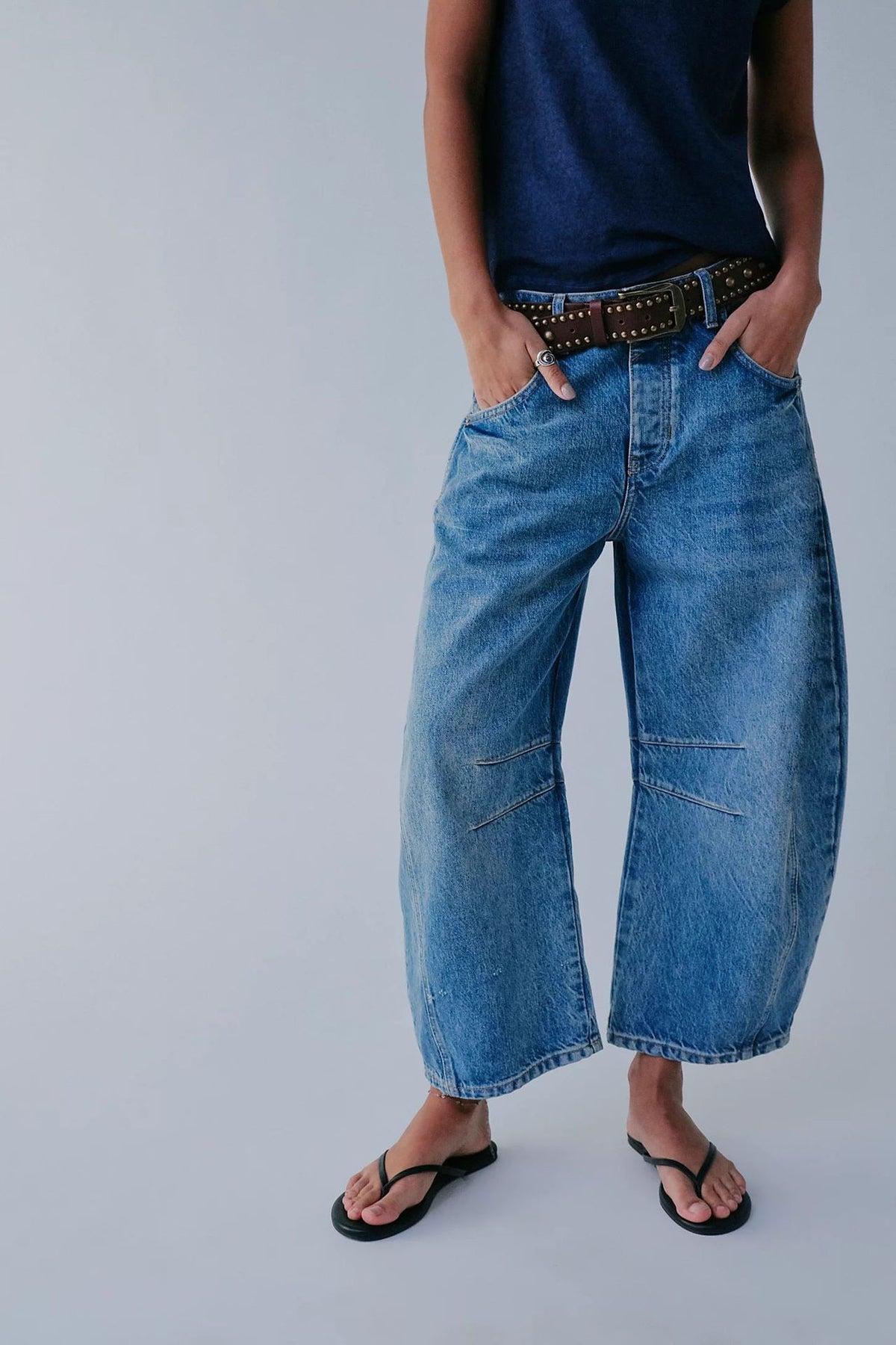 Women's Mid-Rise Wide-Leg Barrel Jeans (photo 44)