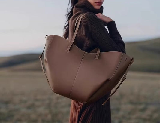 Valérie | Classic Crossbody Bag